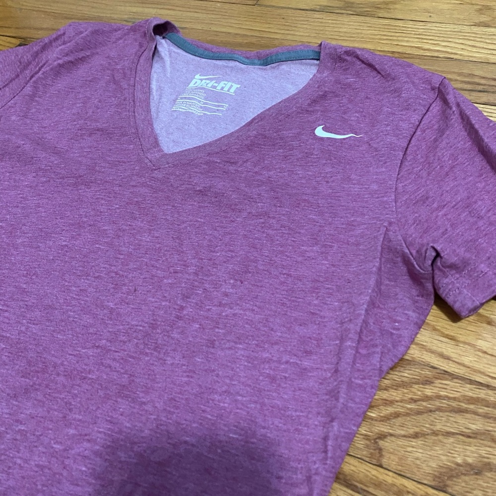 Nike tee - Picture 2 of 3